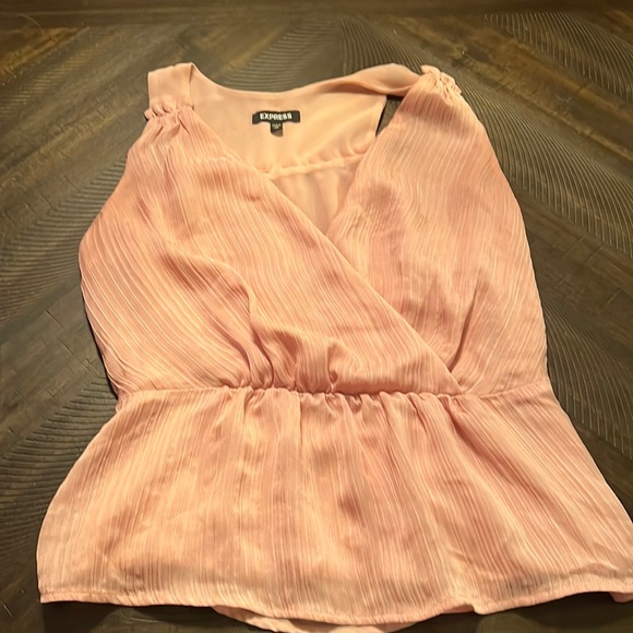 Express dressy pink low cut tank top - size xs - Picture 1 of 4